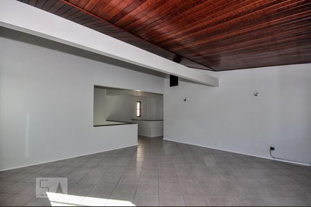 Casa de condomínio à venda com 480m², 5 quartos e 2 vagas Casa de condomínio à venda com 480m², 5 quartos e 2 vagasSala - 2o Andar