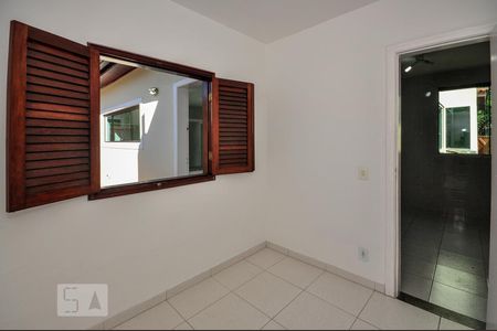 Casa de condomínio à venda com 480m², 5 quartos e 2 vagas Casa de condomínio à venda com 480m², 5 quartos e 2 vagasQuarto de Serviço