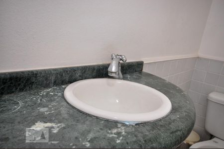 Casa de condomínio à venda com 480m², 5 quartos e 2 vagas Casa de condomínio à venda com 480m², 5 quartos e 2 vagasSala - Lavabo