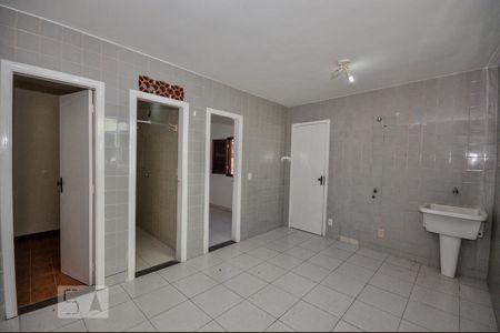 Casa de condomínio à venda com 480m², 5 quartos e 2 vagas Casa de condomínio à venda com 480m², 5 quartos e 2 vagasÁrea de Serviço