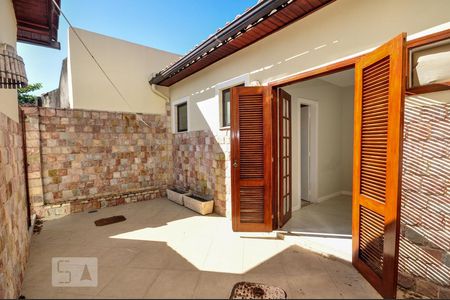 Casa de condomínio à venda com 480m², 5 quartos e 2 vagas Casa de condomínio à venda com 480m², 5 quartos e 2 vagasÁrea Externa - Suíte