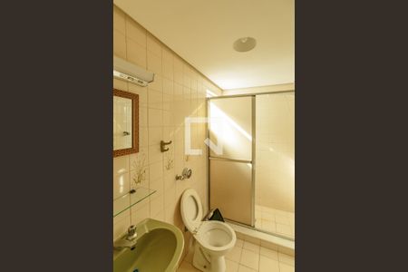 Banheiro de apartamento para alugar com 1 quarto, 53m² em Partenon, Porto Alegre