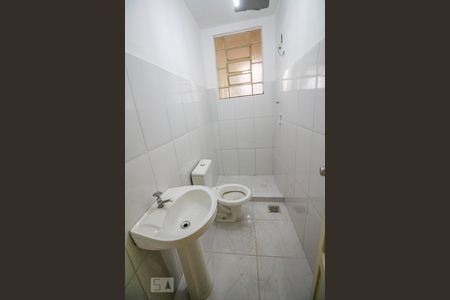 Banheiro de apartamento para alugar com 2 quartos, 40m² em Penha, Rio de Janeiro