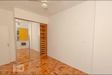 Quarto 1 de apartamento à venda com 2 quartos, 75m² em Grajaú, Rio de Janeiro