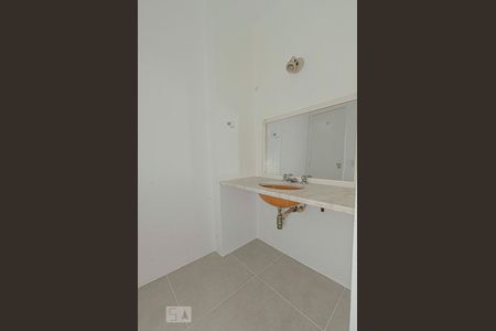 Banheiro de apartamento à venda com 2 quartos, 75m² em Grajaú, Rio de Janeiro