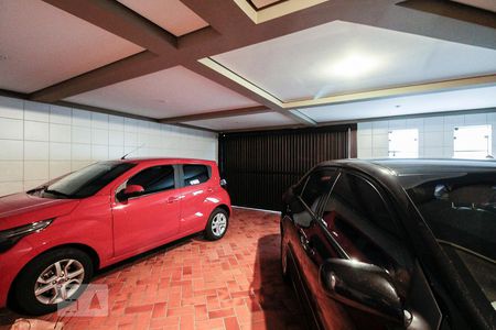 Casa à venda com 400m², 4 quartos e 4 vagas Casa à venda com 400m², 4 quartos e 4 vagasGaragem