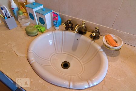 Apartamento à venda com 108m², 3 quartos e 3 vagas Apartamento à venda com 108m², 3 quartos e 3 vagasBanheiro da Suíte 2