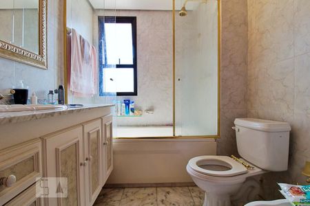 Apartamento à venda com 108m², 3 quartos e 3 vagas Apartamento à venda com 108m², 3 quartos e 3 vagasBanheiro da Suíte 1