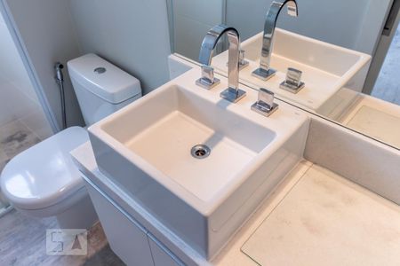 Apartamento à venda com 79m², 2 quartos e 2 vagas Apartamento à venda com 79m², 2 quartos e 2 vagasDetalhe do Banheiro da Suíte 2