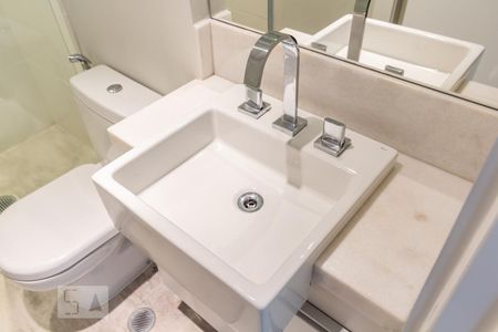 Apartamento à venda com 79m², 2 quartos e 2 vagas Apartamento à venda com 79m², 2 quartos e 2 vagasDetalhe do Banheiro da Suíte 1