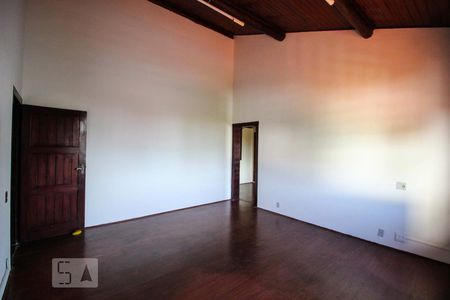 Casa para alugar com 490m², 2 quartos e 4 vagas Casa para alugar com 490m², 2 quartos e 4 vagasSuíte master