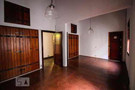Sala 1 de casa para alugar com 2 quartos, 490m² em Mangabeiras, Belo Horizonte