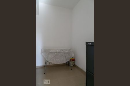 Apartamento à venda com 312m², 4 quartos e 4 vagas Apartamento à venda com 312m², 4 quartos e 4 vagasQuarto de serviço 1