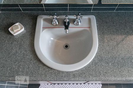 Apartamento à venda com 312m², 4 quartos e 4 vagas Apartamento à venda com 312m², 4 quartos e 4 vagasDetalhe do banheiro da suíte 3