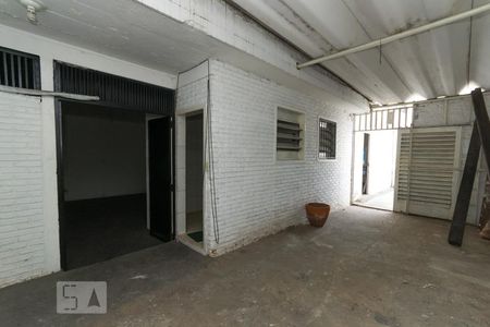 Casa à venda com 140m², 2 quartos e 1 vagaGalpão
