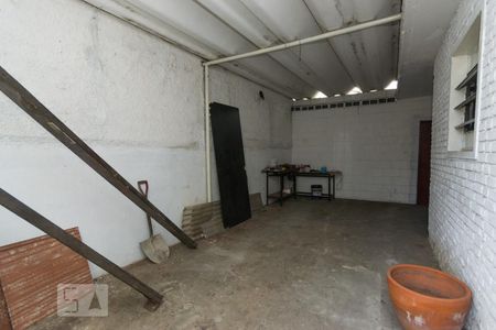 Casa à venda com 140m², 2 quartos e 1 vagaGalpão