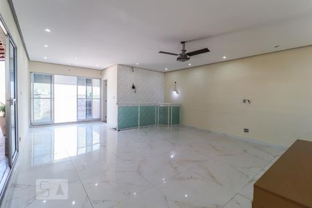 Apartamento para alugar com 160m², 3 quartos e 2 vagas Apartamento para alugar com 160m², 3 quartos e 2 vagasHall Segundo Andar Cobertura