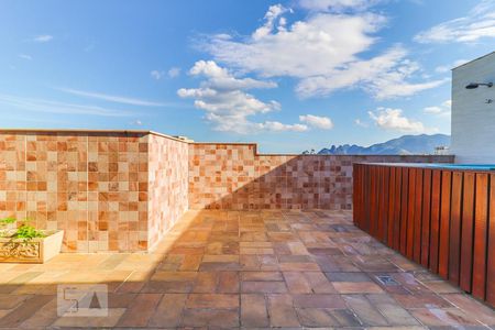 Apartamento para alugar com 160m², 3 quartos e 2 vagas Apartamento para alugar com 160m², 3 quartos e 2 vagasEspaço Externo Segundo Andar Cobertura - Piscina