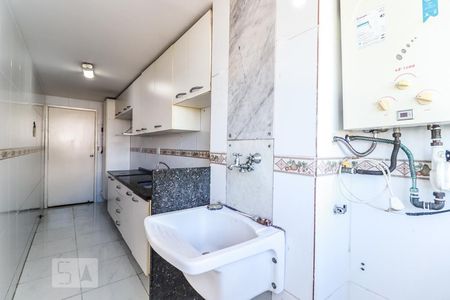 Apartamento para alugar com 160m², 3 quartos e 2 vagas Apartamento para alugar com 160m², 3 quartos e 2 vagasCozinha e Área de Serviço