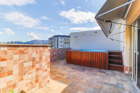 Apartamento para alugar com 160m², 3 quartos e 2 vagas Apartamento para alugar com 160m², 3 quartos e 2 vagasEspaço Externo Segundo Andar Cobertura - Piscina