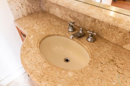 Casa de condomínio para alugar com 840m², 5 quartos e 3 vagas Casa de condomínio para alugar com 840m², 5 quartos e 3 vagasDetalhe do Banheiro da Suíte 1