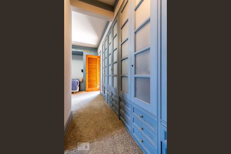 Casa de condomínio para alugar com 840m², 5 quartos e 3 vagas Casa de condomínio para alugar com 840m², 5 quartos e 3 vagasEntrada da Suíte 3