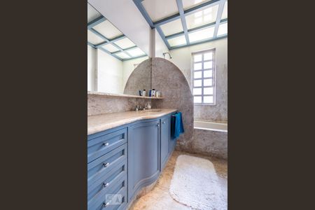 Casa de condomínio para alugar com 840m², 5 quartos e 3 vagas Casa de condomínio para alugar com 840m², 5 quartos e 3 vagasBanheiro da Suíte 3