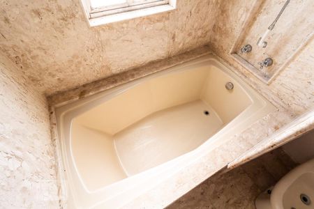 Casa de condomínio para alugar com 840m², 5 quartos e 3 vagas Casa de condomínio para alugar com 840m², 5 quartos e 3 vagasDetalhe do Banheiro da Suíte 2