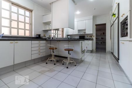 Casa de condomínio para alugar com 840m², 5 quartos e 3 vagas Casa de condomínio para alugar com 840m², 5 quartos e 3 vagasCozinha