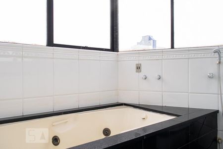 Apartamento à venda com 250m², 3 quartos e 4 vagas Apartamento à venda com 250m², 3 quartos e 4 vagasBANHEIRO QUARTO 3