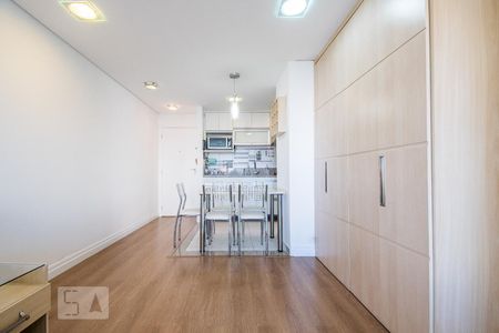 Sala de apartamento para alugar com 3 quartos, 75m² em Liberdade, São Paulo