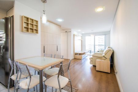 Sala de apartamento para alugar com 3 quartos, 75m² em Liberdade, São Paulo