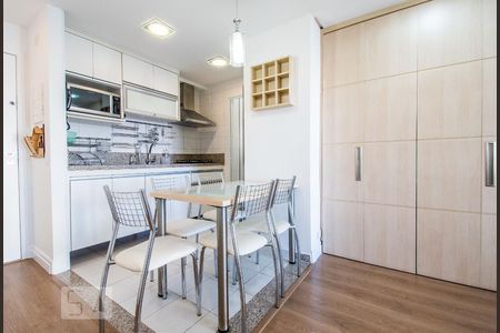 Sala de apartamento para alugar com 3 quartos, 75m² em Liberdade, São Paulo