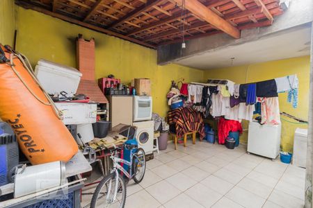 Casa à venda com 131m², 4 quartos e 2 vagas Casa à venda com 131m², 4 quartos e 2 vagasQuintal