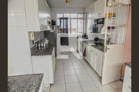Casa à venda com 195m², 4 quartos e 2 vagas