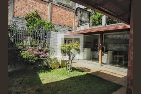 Casa à venda com 195m², 4 quartos e 2 vagas