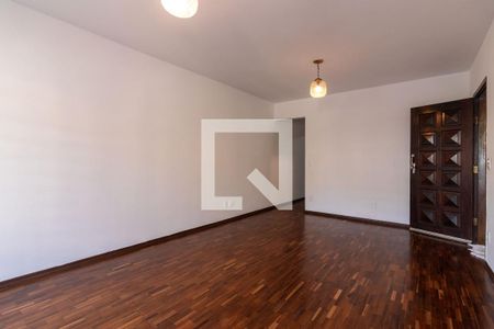 Sala de casa para alugar com 4 quartos, 150m² em Vila Pirajussara, São Paulo