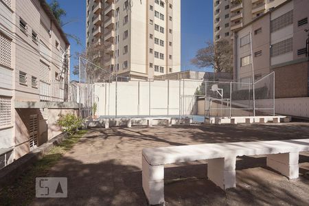 Apartamento à venda com 70m², 3 quartos e 1 vaga Apartamento à venda com 70m², 3 quartos e 1 vagaDependências do condominio - praça