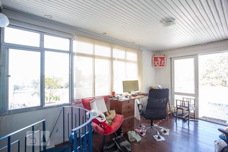 Apartamento à venda com 136m², 2 quartos e 1 vaga Apartamento à venda com 136m², 2 quartos e 1 vagaEscritório