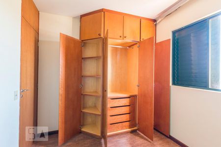 Quarto 1 - Armários de apartamento à venda com 2 quartos, 58m² em Parque Rural Fazenda Santa Cândida, Campinas