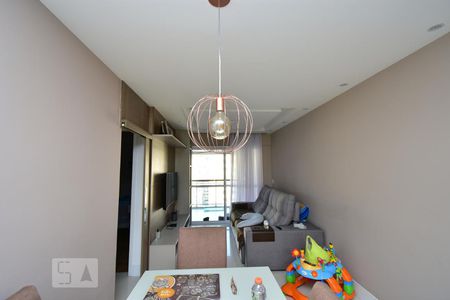 Apartamento à venda com 99m², 2 quartos e 1 vagaSala 