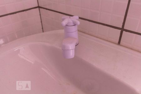 Banheiro Social de casa de condomínio para alugar com 1 quarto, 35m² em Vila Campestre, São Paulo