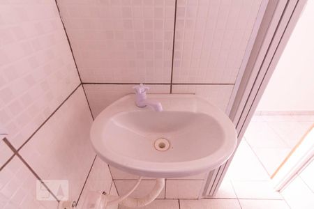 Banheiro Social de casa de condomínio para alugar com 1 quarto, 35m² em Vila Campestre, São Paulo