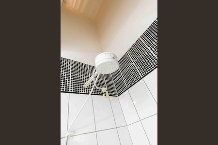 Apartamento para alugar com 134m², 3 quartos e 2 vagas Apartamento para alugar com 134m², 3 quartos e 2 vagasChuveiro