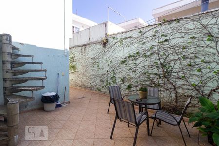 Casa à venda com 140m², 3 quartos e 2 vagasQuintal