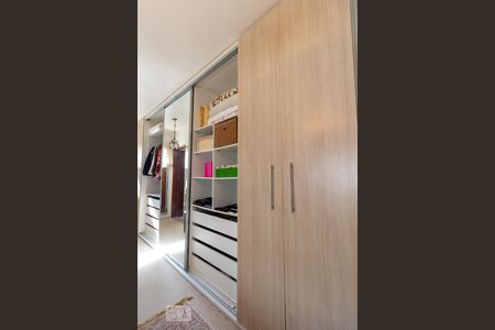 Casa à venda com 140m², 3 quartos e 2 vagasSuíte