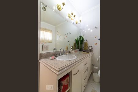 Casa à venda com 140m², 3 quartos e 2 vagasBanheiro da Suíte