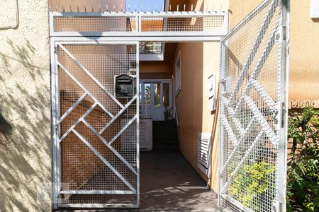 Casa à venda com 150m², 4 quartos e 1 vaga Casa à venda com 150m², 4 quartos e 1 vagaFachada