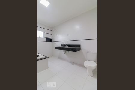 Casa à venda com 400m², 4 quartos e 5 vagasBanheiro da suíte 1