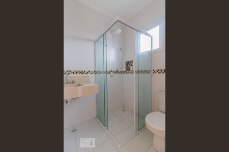 Casa à venda com 400m², 4 quartos e 5 vagasBanheiro da suíte 4